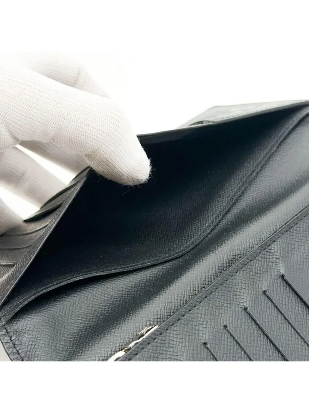 Louis Vuitton Portefeuille Brazza Taiga Black Wallet